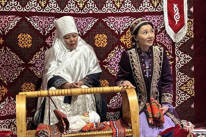 Almaty city tour and Medeu-Shymbulak-Koktobe-Green Bazar - Green Bazaar (Zeleny Bazar): a practical taste of Kazakh everyday life