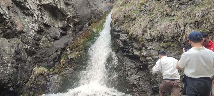 Almaty: Falconry show and Big Almaty Gorge - Ayusai Center Break: A Real Pause Before the Waterfall