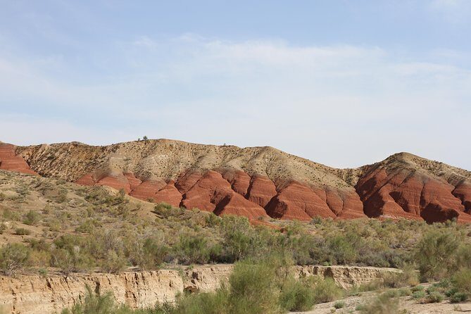 Atyn Emel National Park 2 days tour - Day 1 in Altyn Emel: Aktau Mountains, 700-Year-Old Willow, and a Viewpoint Hike