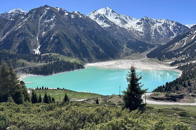 Big Almaty Lake: Choose Your Adventure on Foot or by Car - Entering the lake zone: what you’ll actually do at the water