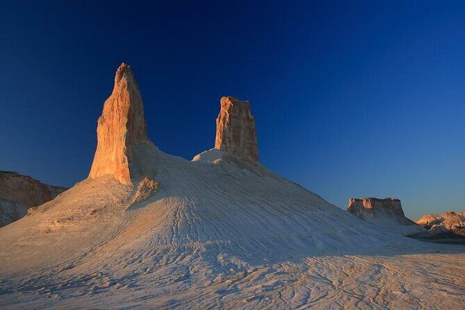 Unforgettable 3 Days Mangystau - Group Tour - Day 1: Aktau to Torysh, Jurassic Clays, then Airakty Castles camp
